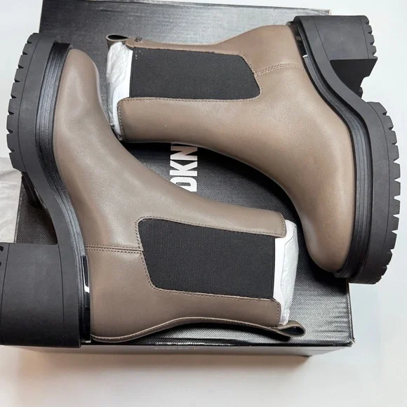 DKNY Women's Patria Pull-On Chelsea Booties- Size 6 - Picture 9 of 11